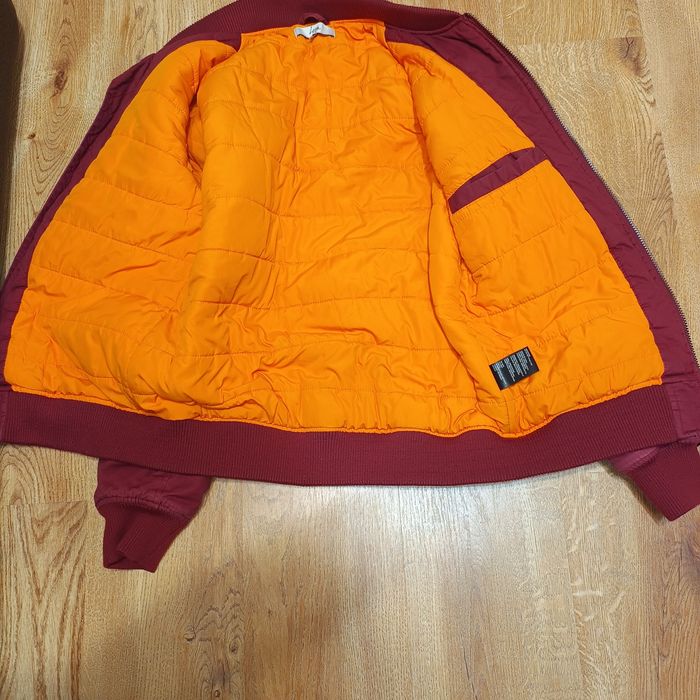 Бомбер бренд loom