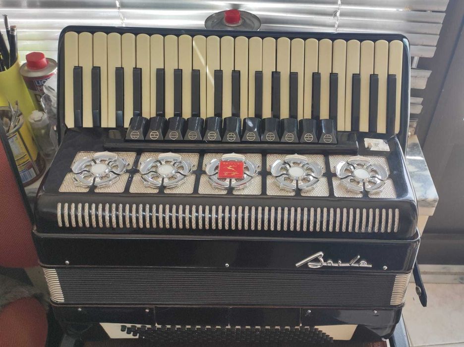Acordeão Baile à 4°Voz e 120 Baixos- Acordeon