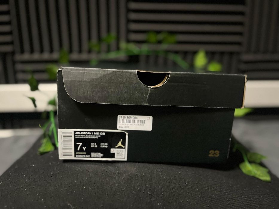 Nike AIR JORDAN 1 MID (GS) size 40