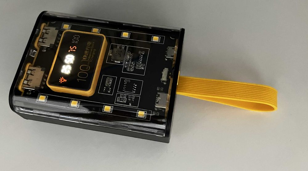 Powerbank 18650 z ogniwami wymiennymi