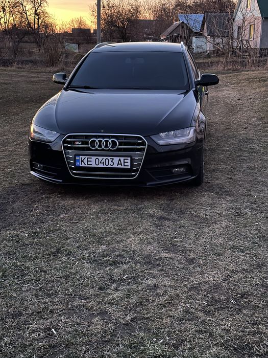 Продам Audi A4 B8