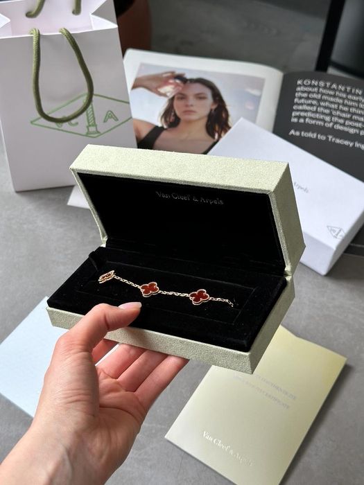 Van Cleef & Arpels Bracelet Vintage Alhambra Carnelian 18K Rose Gold