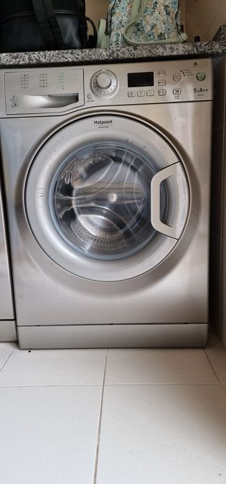 Máquina lavar roupa 9kg Ariston Hotpoint