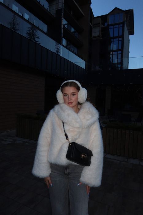 Шуба біла зимова