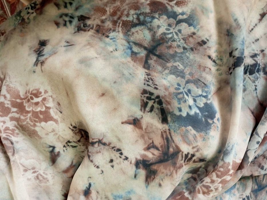 Продам відраз тканини ,шифоновий.