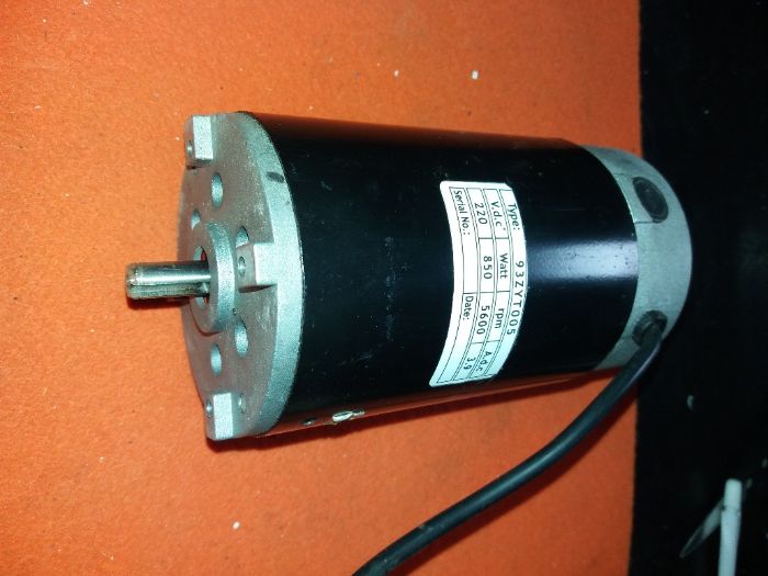 Motor 220 volts VDC 850 W. 5600 RPM