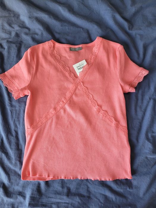 Podkoszulka z koronką 140