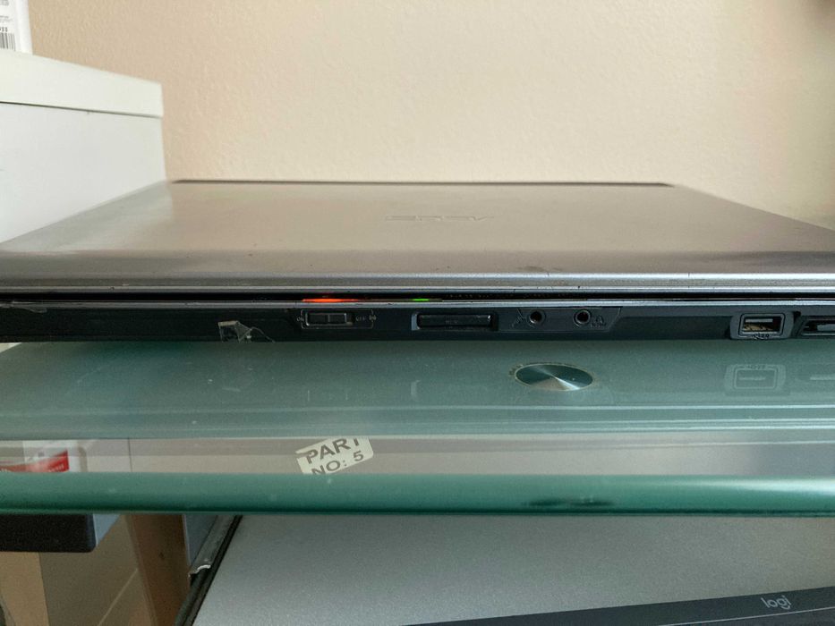 Portátil ASUS F3E – Core 2 Duo, SSD, a funcionar.