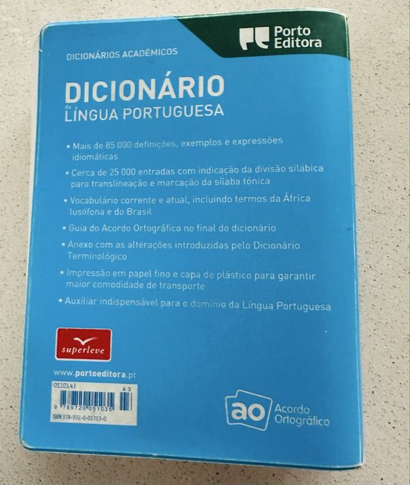 Dicionário da Língua Portuguesa Porto Editora “superleve”