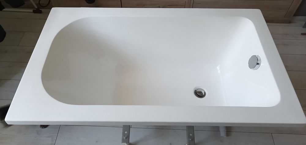 Nowa wanna akrylowa 120x70