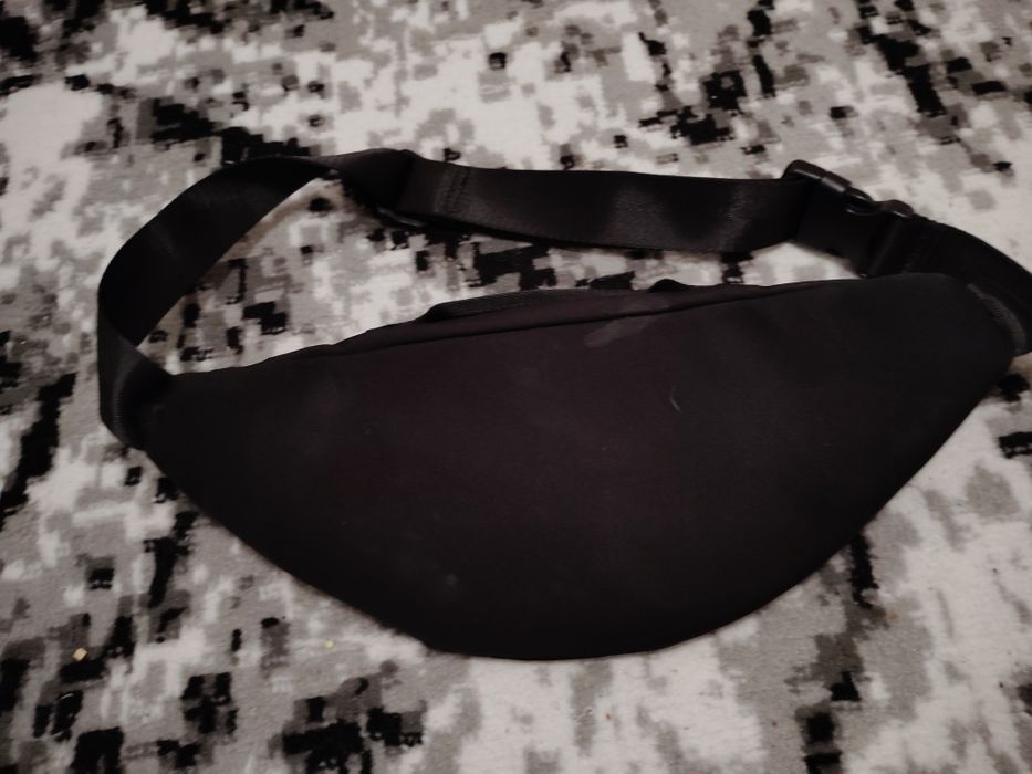 Nerka Reebok  używana parę razy ma  2 małe plamy