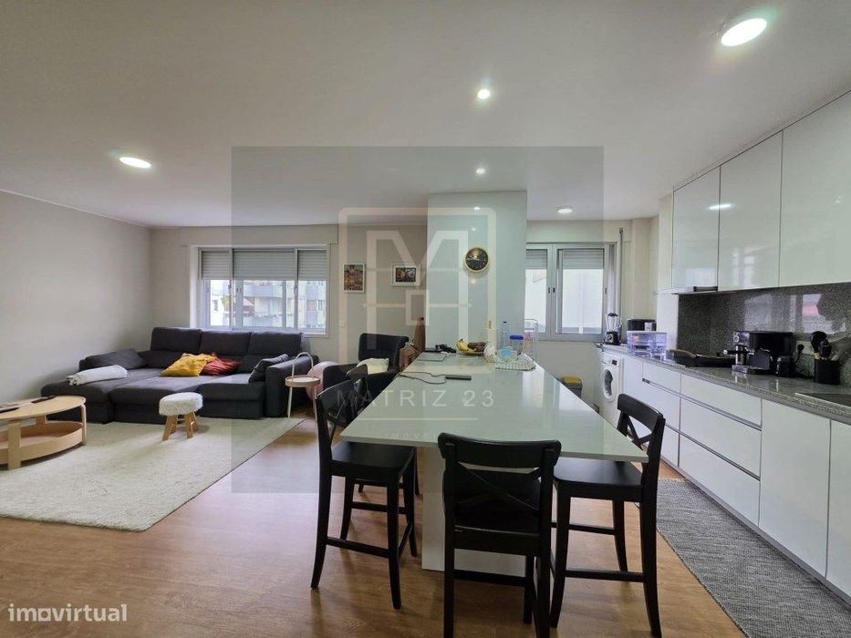 Apt T2 | Renovado | Último Piso | Lugar De Garagem | Maia