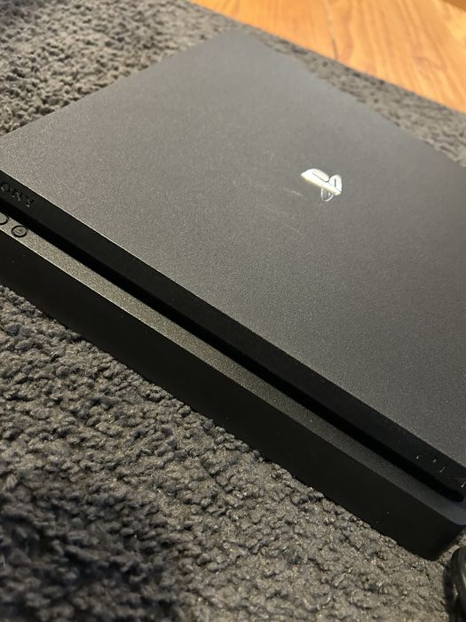 Playstation 4 com 2 comandos !