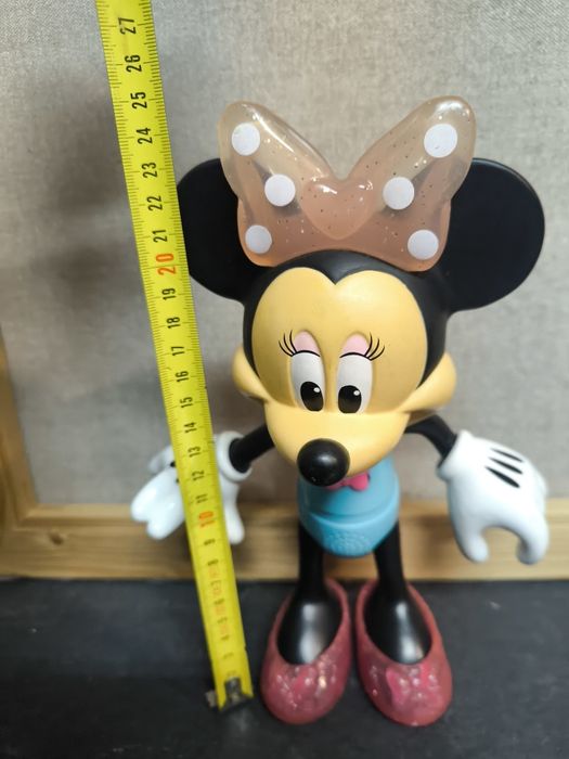 Boneco Minnie Mouse com Laço Luminoso
Boneco da Minnie Mouse com um la