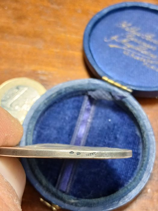 Medalha em prata francesa