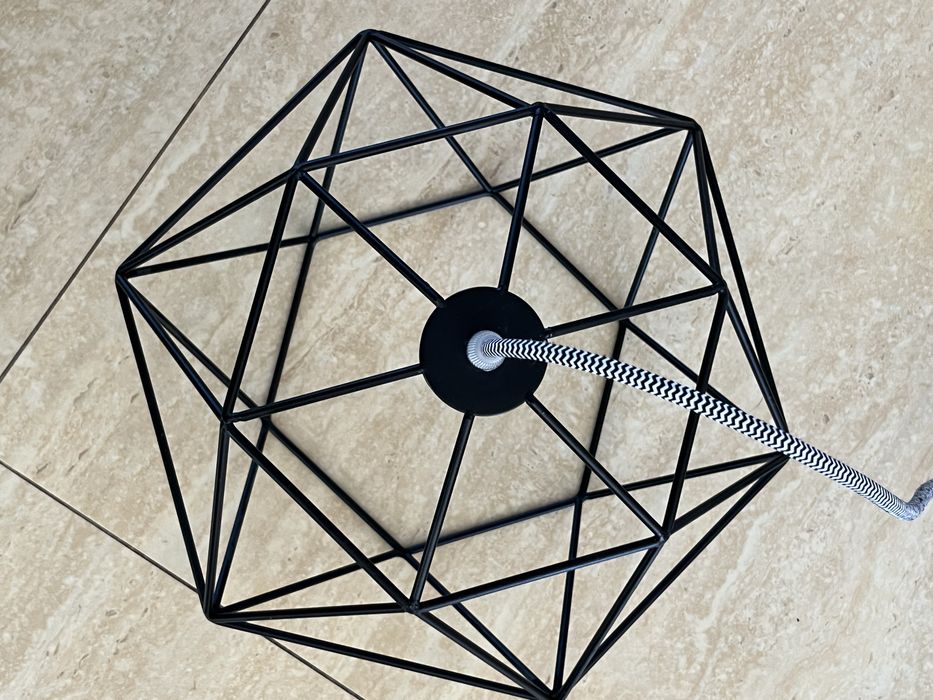 Lampa pokojowa w stylu industrialnym, czarna, hexagon