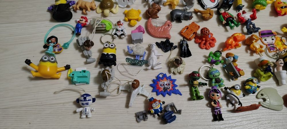 Одним лотом Киндер сюрприз и свит бокс kinder surprise sweet box