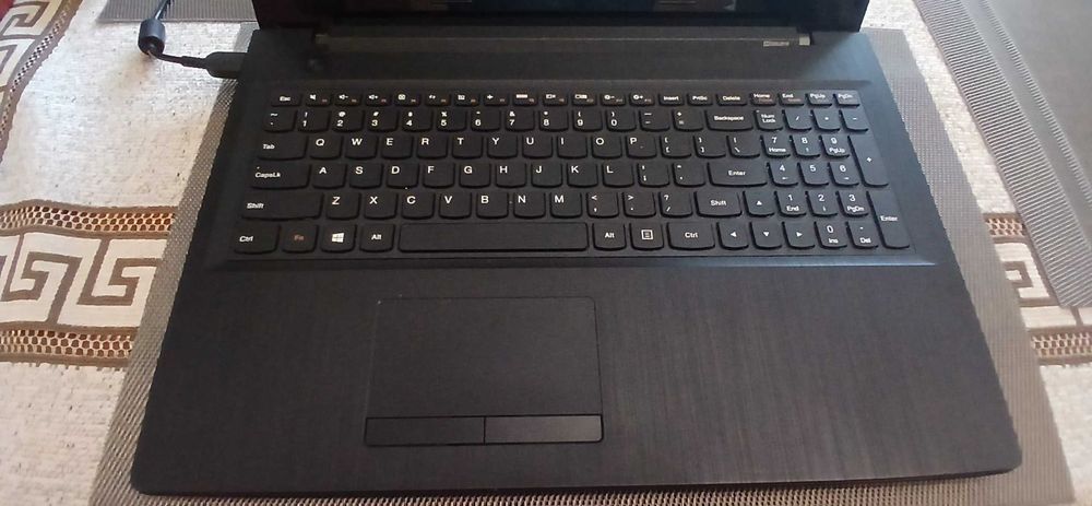 Laptop    Lenovo