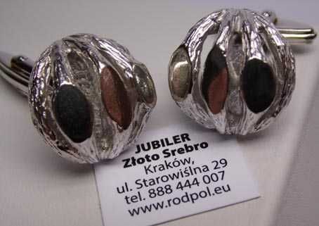 Srebrne spinki ciekawe ozdoby