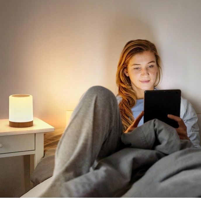Lampka Nocna Led Dotykowa 256 Kolorów 3 Tryby Uszkodzony