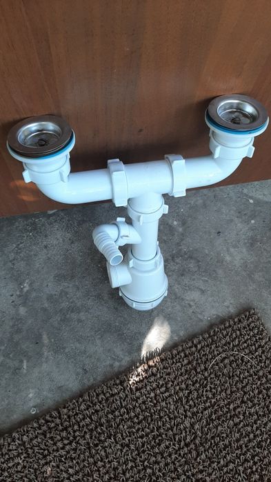 Сифон на двойную  кухонную мойку