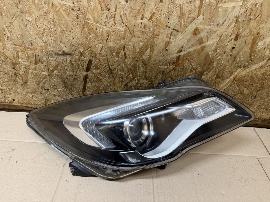 Передня права фара Opel Insignia Опель Інсігнія 13-17 рестайл
