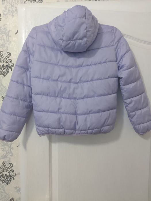 Куртка на дівчинку 146