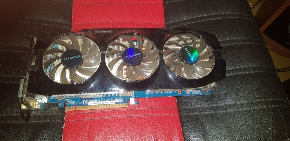 Не рабчая! PCI E Видокарта Gigabyte GTX660 3Gb