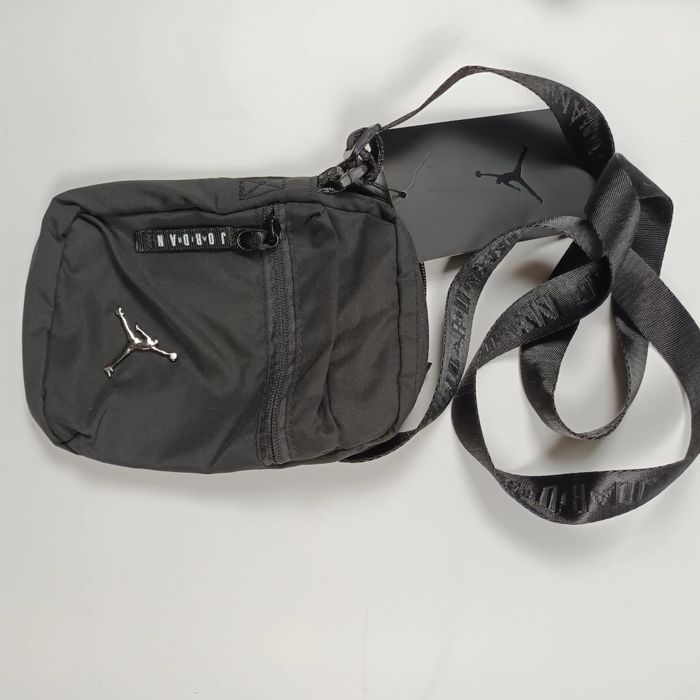 Масенджери різних брендів та кошелькі