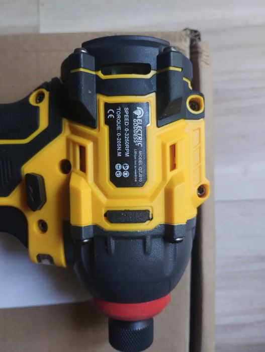 Zakrętarka udarowa do baterii DeWalt 18-20V