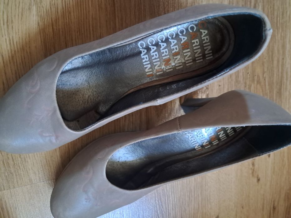 Buty szpilki carinii skórzane rozmiar 38