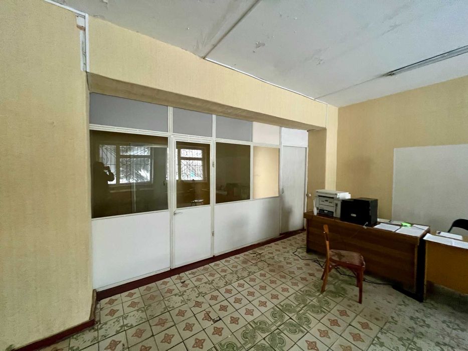 Продаж комерційного приміщення вільного призначення (смт.Березна)