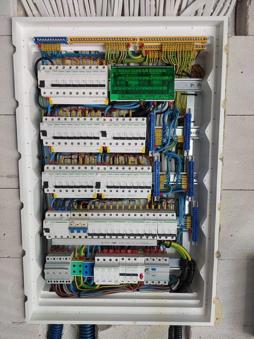 Instalacje elektryczne, odbiory, pomiary, sieć LAN, kamery, alarm
