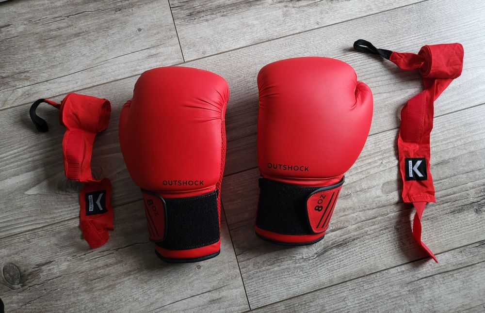 Rękawice bokserskie Outshock plus owijki