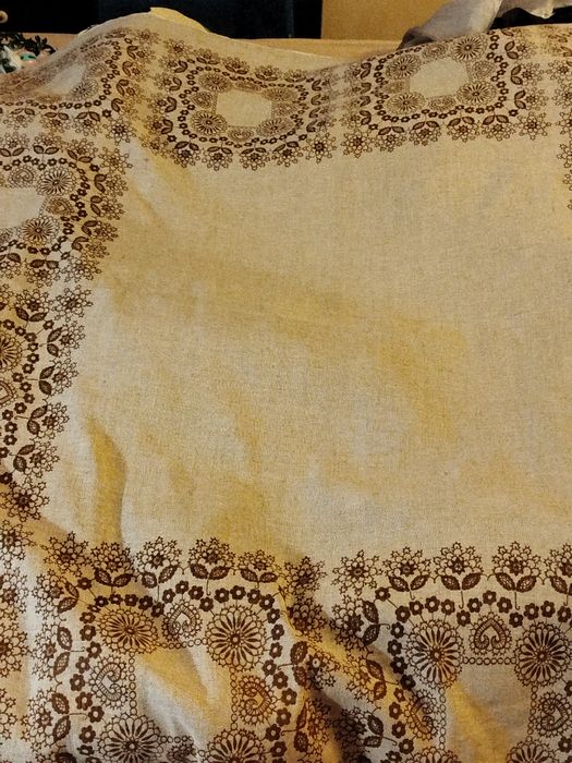 Obrus lniany, używany,140x125 cm.Lata PRL.