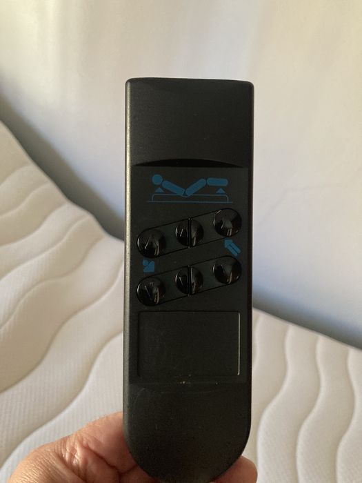 Cama articulada electrica com colchao anti escaras em optimo estado