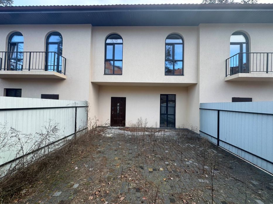 Продам таунхаус з чистовим оздобленням мінімальне оформлення