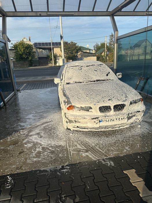 BMW E46 320i (1998)