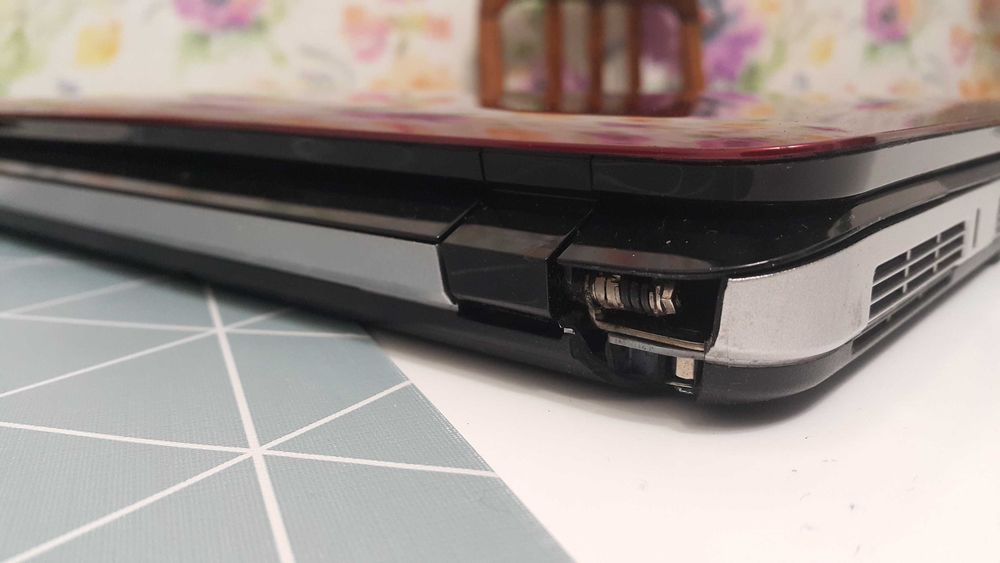 Ноутбук Dell Vostro 1015