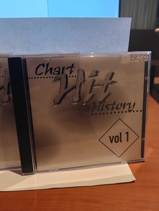 cd Chart History ( 1996 - Compilação - 3 CD ) em bom estado