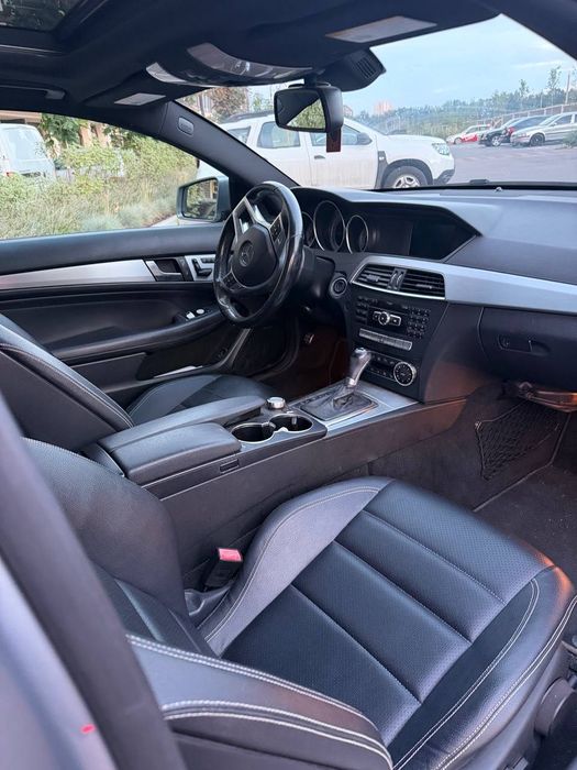 Mercedes-Benz C-Class 2014 VIN WDDGJ4HB2FG371207 фото оголошення 8 з 15