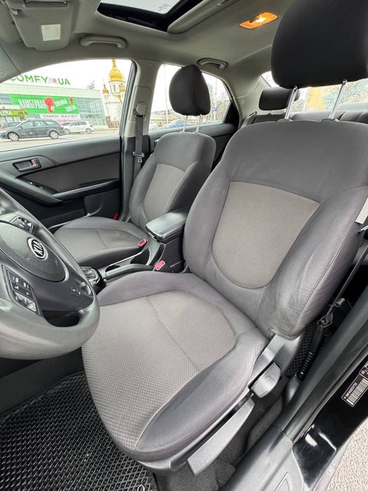 Kia Forte (Cerato) 2.0. 2012