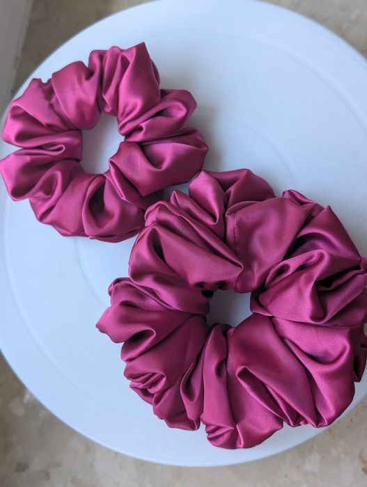 Satynowa scrunchie L