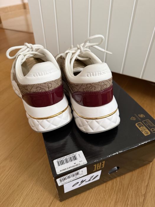 Tenia Guessa tamanho 39