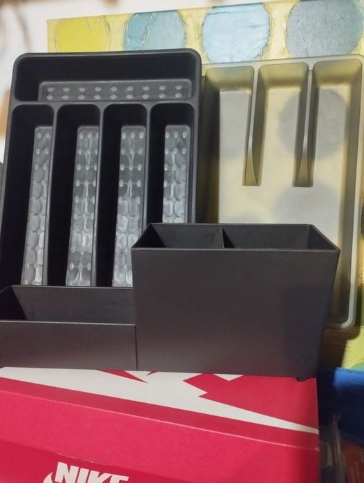 Vendo organizador de talheres e de detergente