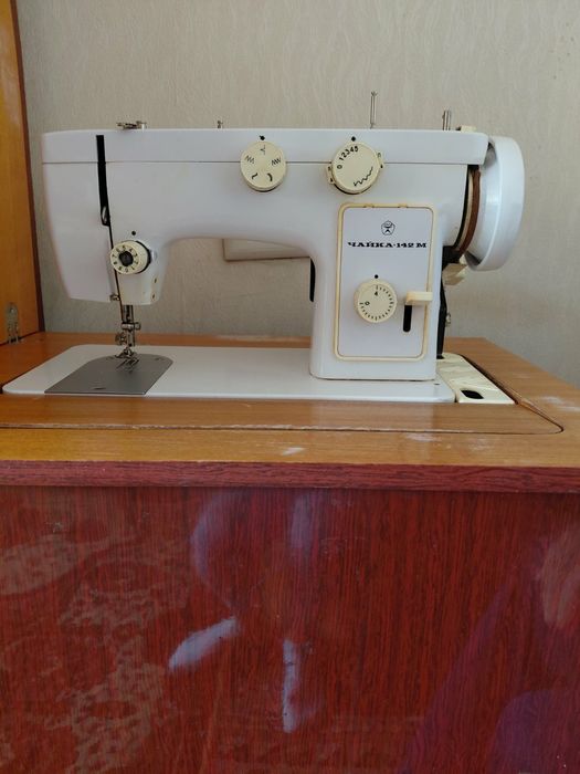 швейна машина чайка ножная и электрическая робочая