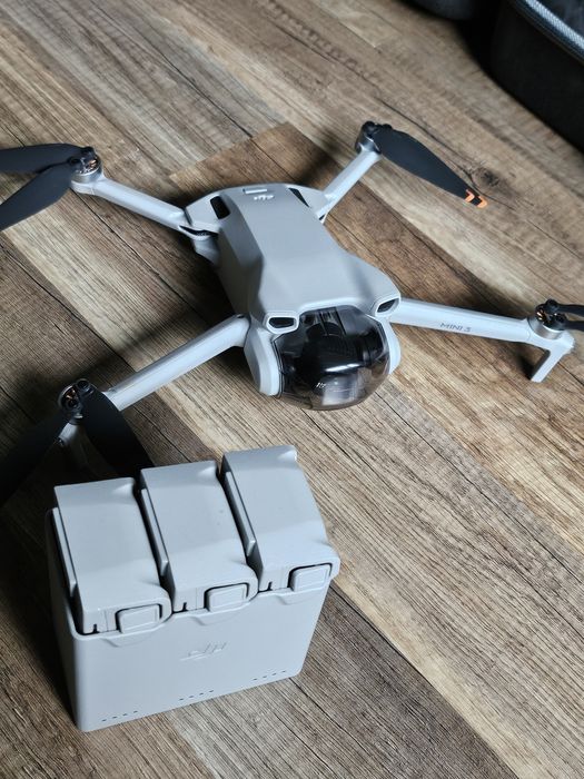 Dron dji mini 3 pilot RC, zestaw premium +  fly more combo, max 26 cykli!!