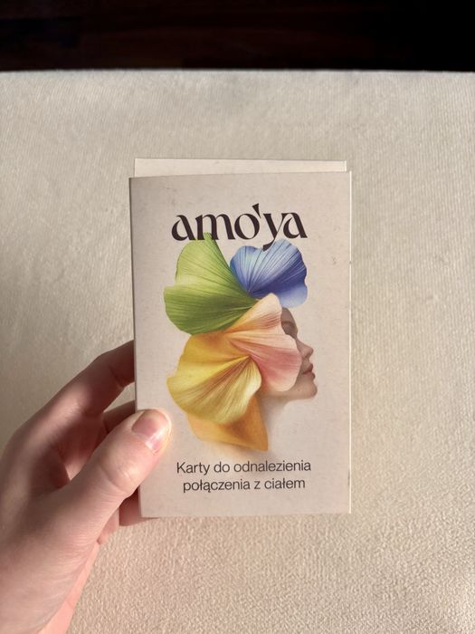 Karty do odnalezienia połączenia z ciałem Amoya