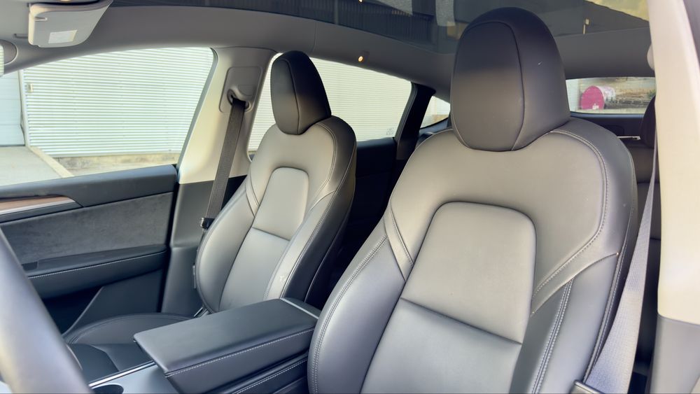 Tesla Model Y  Standard RWD 300cv - Iva dedutivel