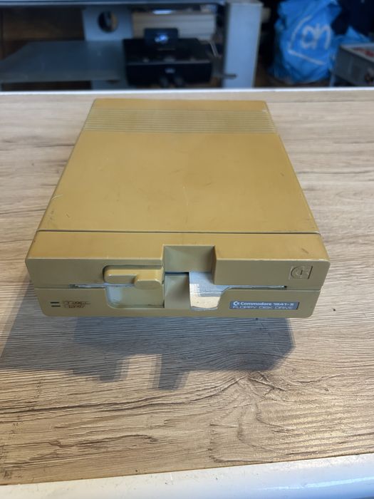 Commodore 1541 II stacja dyskietek do C64 brak zasilacza